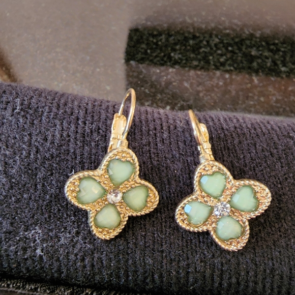 Green Clover Bracelet and Earring set - Picture 3 of 3